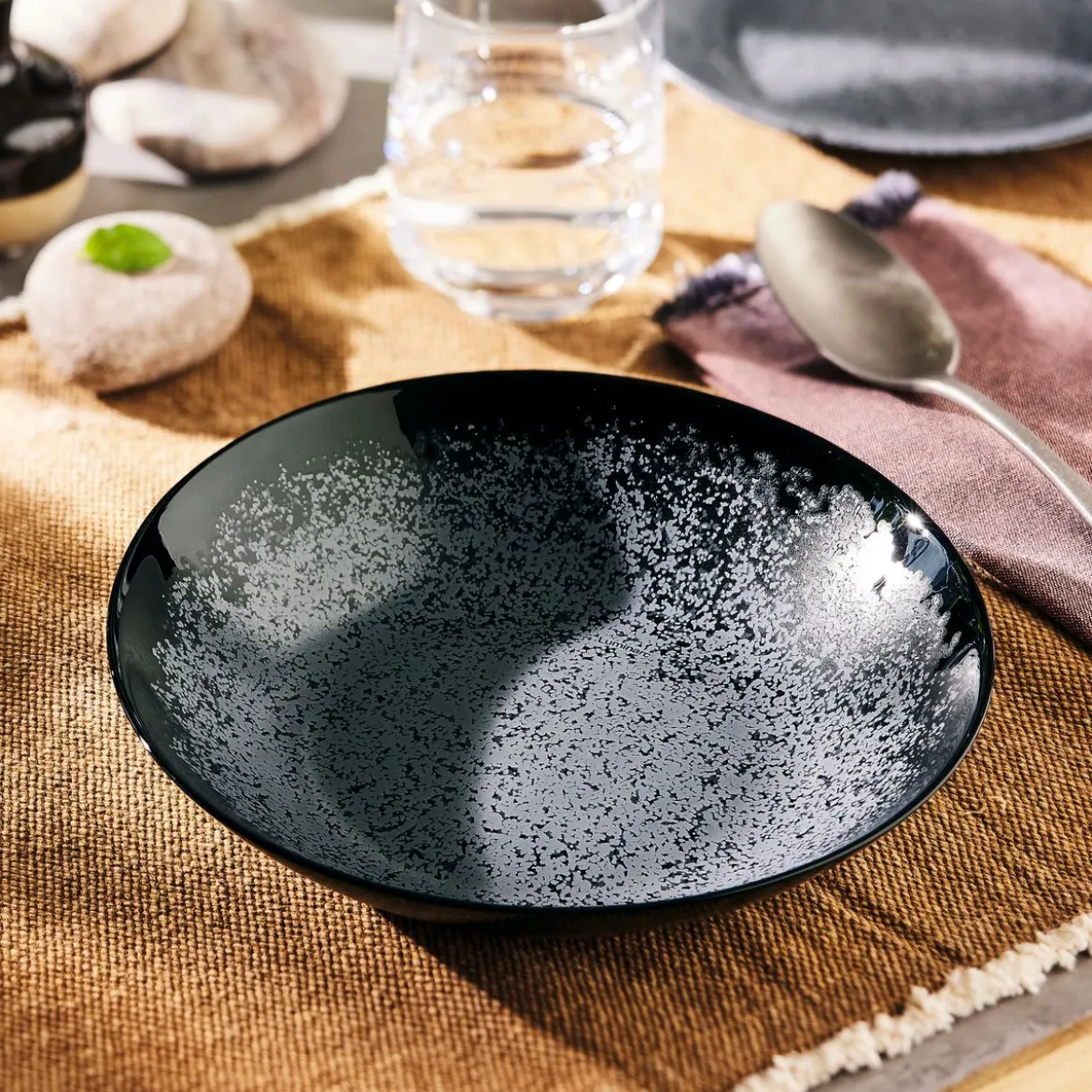 Assiette creuse noire 20 cm Slate